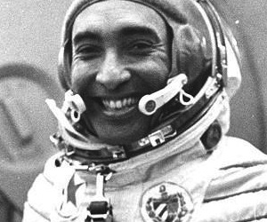 Cumple 70 años el primer cosmonauta latinoamericano
